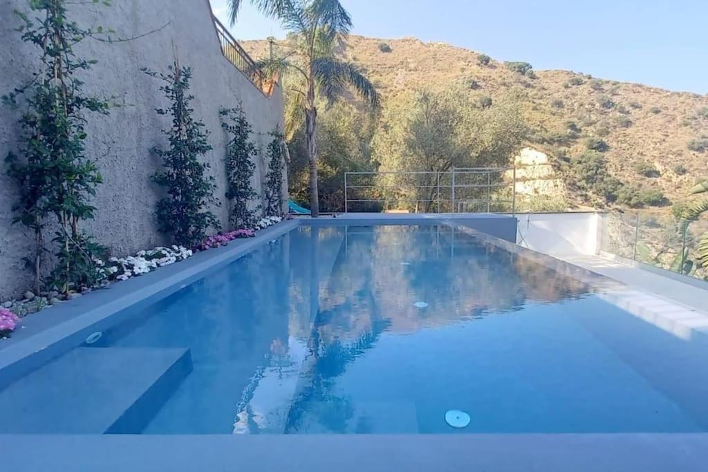 Suite Apartments Branco - Infinity Pool & Sea View - 5 Minuti Dal Centro Taormina Kültér fotó