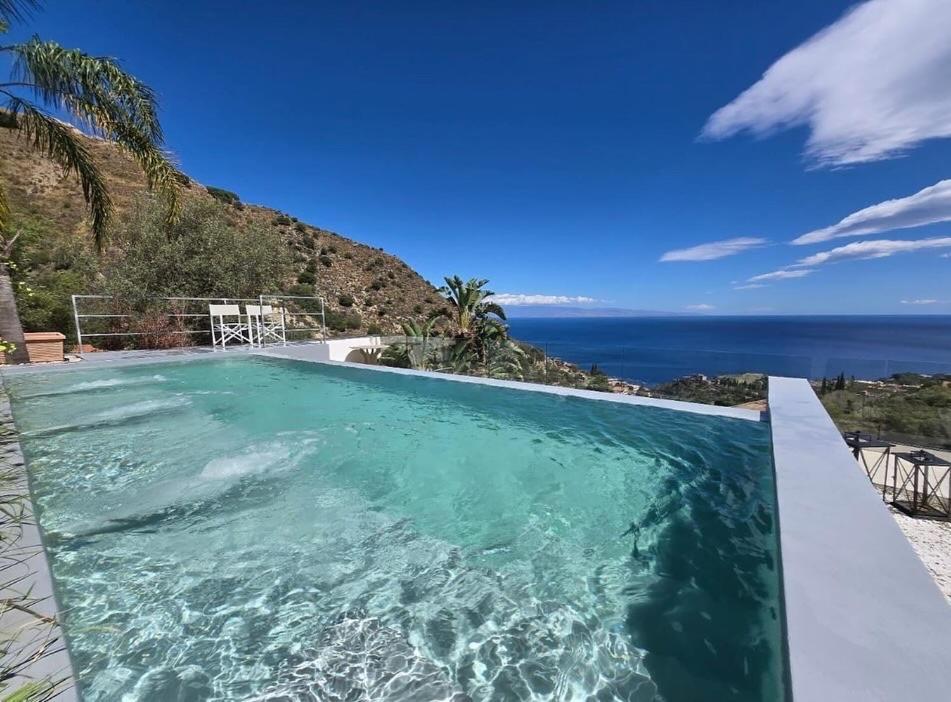 Suite Apartments Branco - Infinity Pool & Sea View - 5 Minuti Dal Centro Taormina Kültér fotó